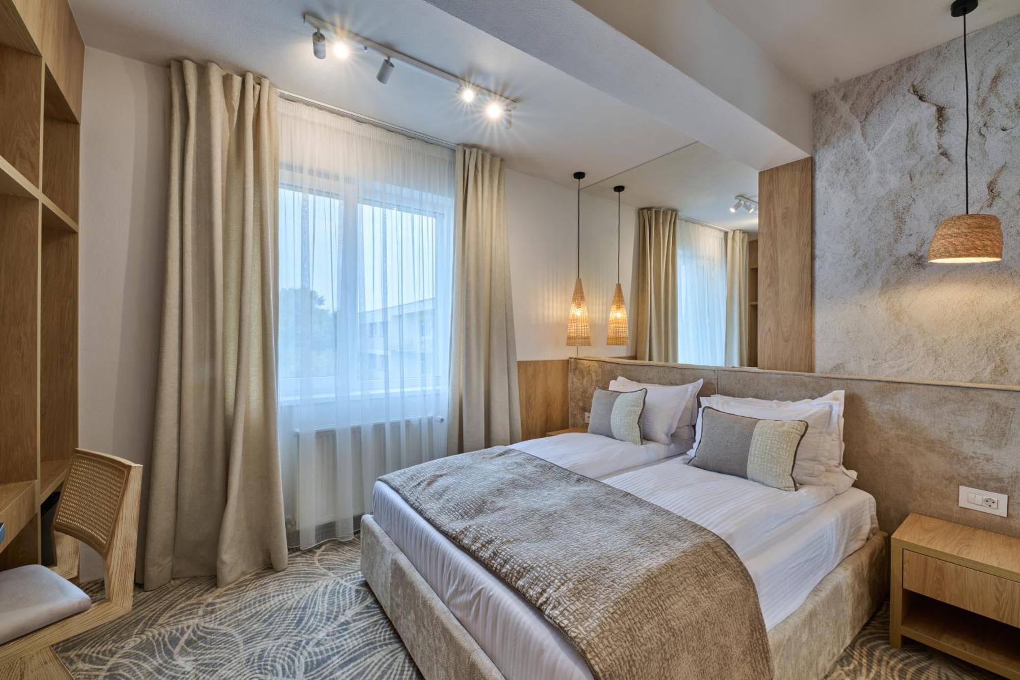 Hotel Serenity Timişoara Exteriör bild
