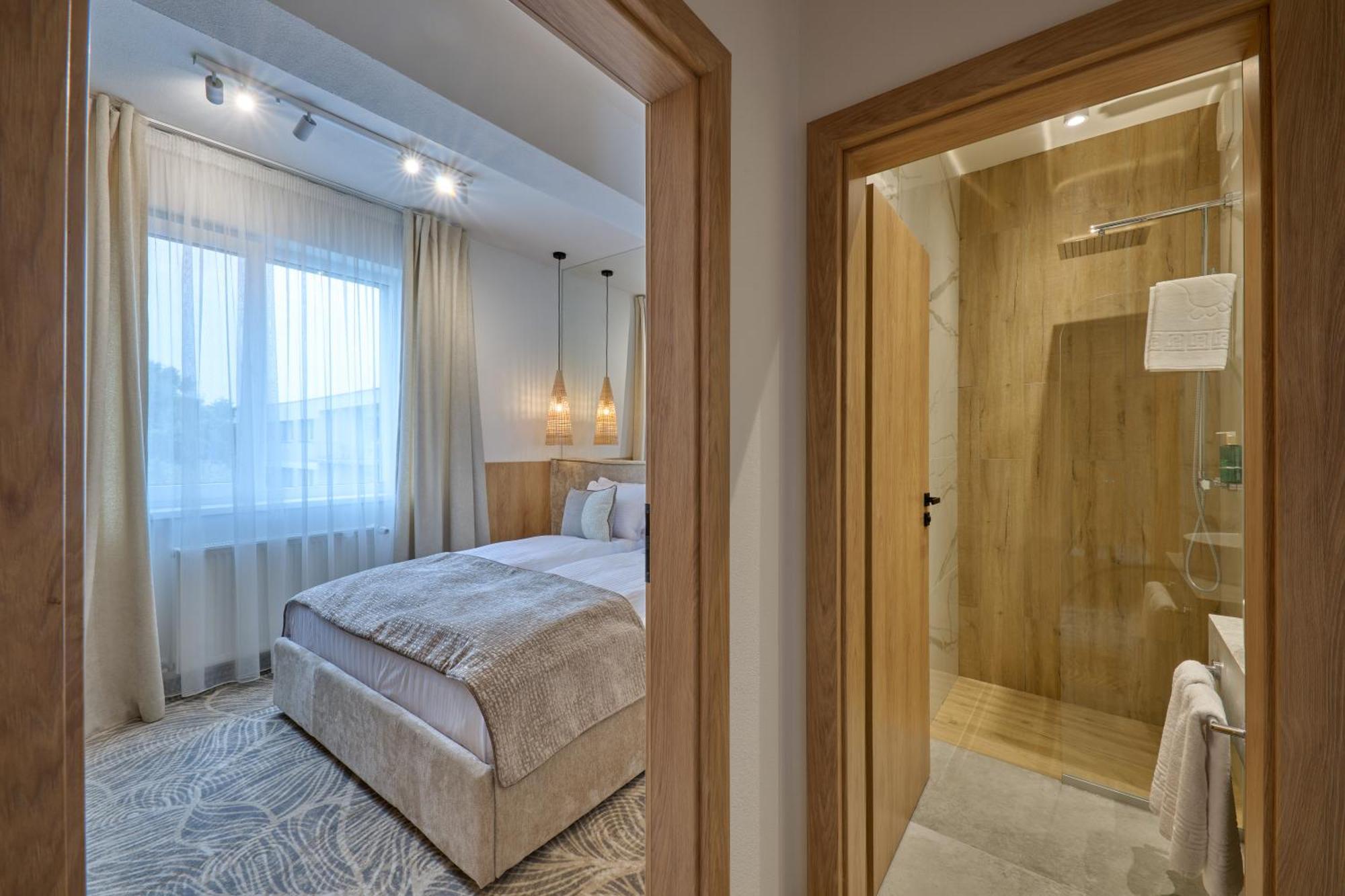 Hotel Serenity Timişoara Exteriör bild
