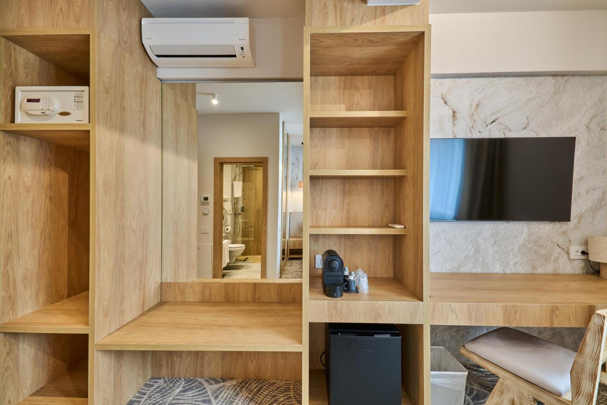 Hotel Serenity Timişoara Exteriör bild