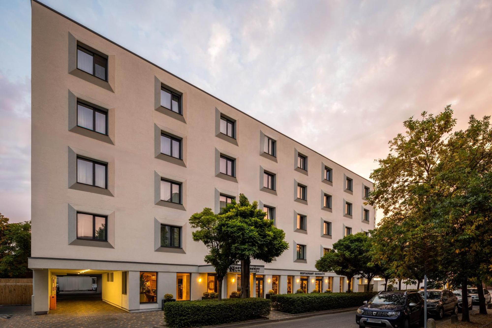 Hotel Serenity Timişoara Exteriör bild