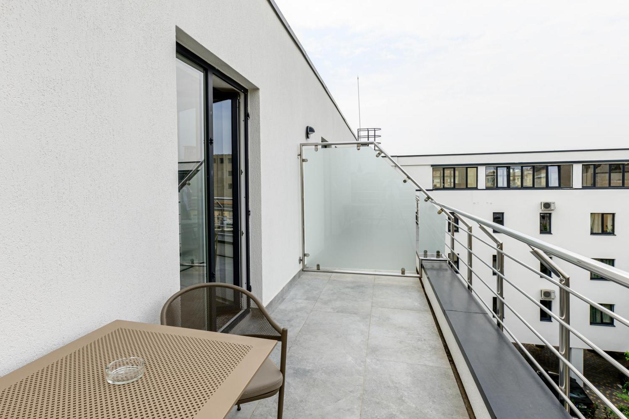 Hotel Serenity Timişoara Exteriör bild