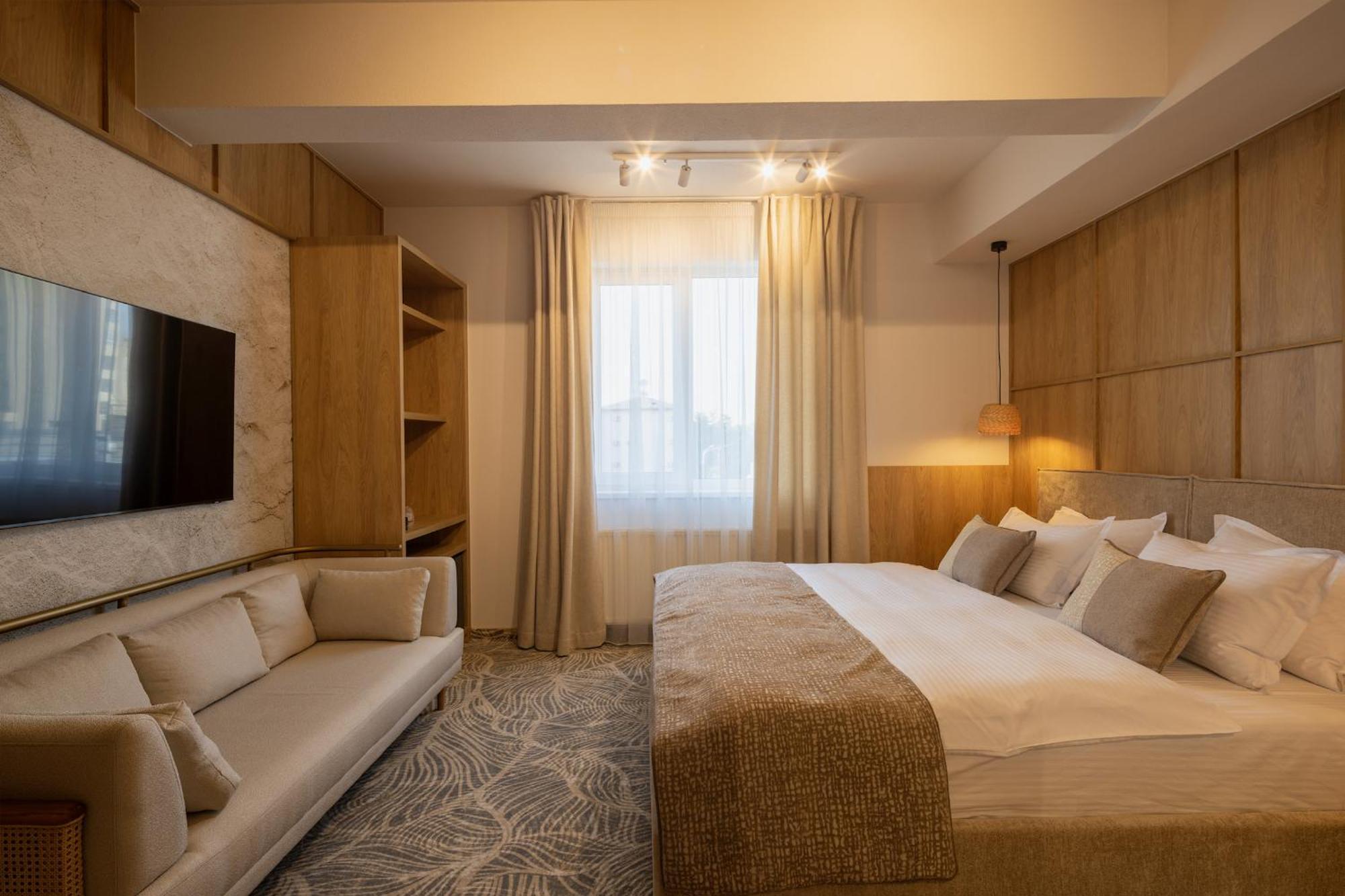 Hotel Serenity Timişoara Exteriör bild