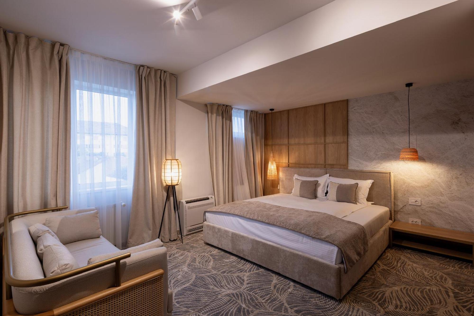 Hotel Serenity Timişoara Exteriör bild